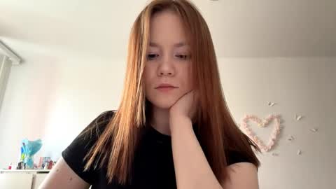 Snapshot of selmacalumag chatting on May 12, 2026, 7:05 am Lily online show from May 12, 2026, 7:05 am
