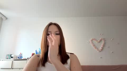 Snapshot of selmacalumag chatting on May 16, 2026, 10:36 am Lily online show from May 16, 2026, 10:36 am