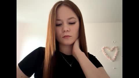 Snapshot of selmacalumag chatting on June 5, 2026, 6:31 am Lily online show from June 5, 2026, 6:31 am