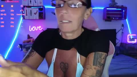 Selvaggia Del Caribe online show from December 4, 2024, 4:38 pm