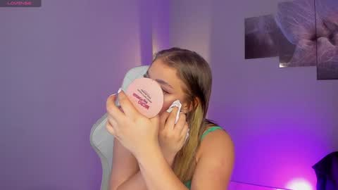 Selyn online show from December 5, 2024, 12:22 pm