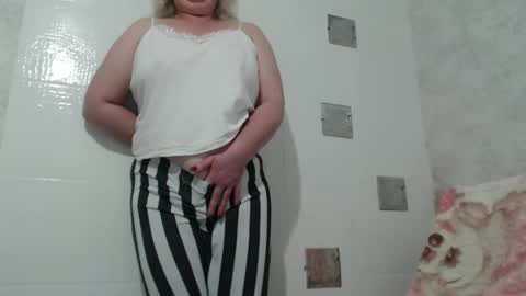 Snapshot of seniorita333 chatting on January 30, 2025, 6:46 am Lenna online show from January 30, 2025, 6:46 am