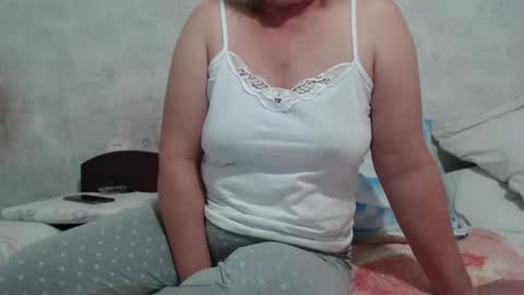 Snapshot of seniorita333 chatting on October 26, 2025, 8:31 am Lenna online show from October 26, 2025, 8:31 am