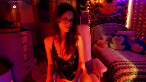    online show from December 4, 2025, 4:22 am