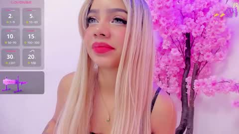 Snapshot of senniabella chatting on February 18, 2025, 1:44 pm Sennia online show from February 18, 2025, 1:44 pm