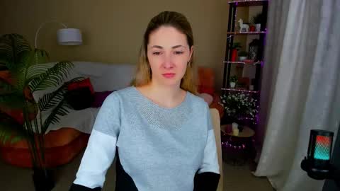 sensitiveheartt online show from March 12, 2026, 7:20 pm