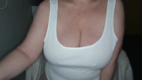 Snapshot of sensual_cris chatting on December 24, 2024, 10:01 am CRIS  online show from December 24, 2024, 10:01 am