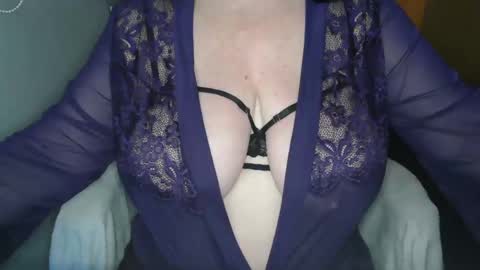Snapshot of sensual_cris chatting on December 30, 2024, 7:37 am CRIS  online show from December 30, 2024, 7:37 am