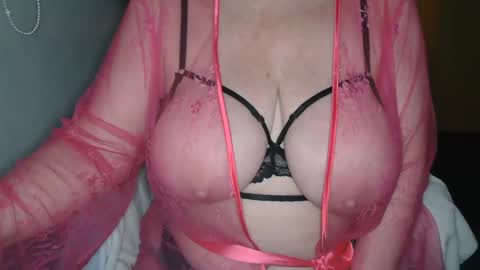 Snapshot of sensual_cris chatting on March 8, 2025, 3:56 pm CRIS  online show from March 8, 2025, 3:56 pm