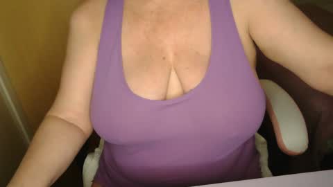 Snapshot of sensual_cris chatting on October 7, 2025, 12:46 pm CRIS  online show from October 7, 2025, 12:46 pm