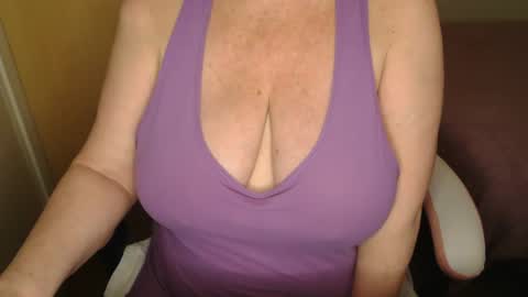 Snapshot of sensual_cris chatting on October 8, 2025, 2:36 pm CRIS  online show from October 8, 2025, 2:36 pm