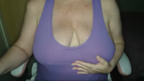 Snapshot of sensual_cris chatting on October 14, 2025, 9:15 pm CRIS  online show from October 14, 2025, 9:15 pm