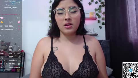 Snapshot of sensual_flame chatting on January 2, 2025, 5:18 pm Camille and sophie online show from January 2, 2025, 5:18 pm