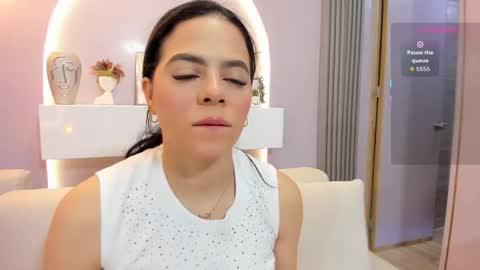 Sophie     online show from March 17, 2026, 11:13 am