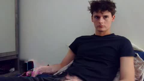 Cam online show from April 17, 2026, 1:19 am