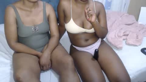 sensualally online show from April 16, 2026, 9:39 pm