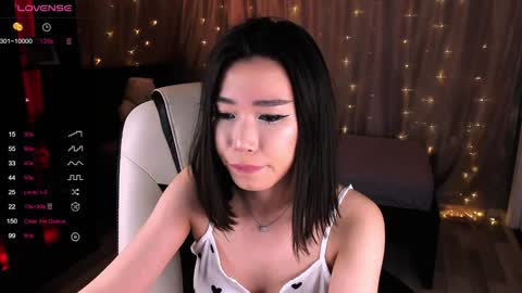 Snapshot of sensualily chatting on February 6, 2025, 9:06 pm Kiki online show from February 6, 2025, 9:06 pm