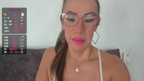 sephorandmonell online show from December 2, 2025, 7:09 pm