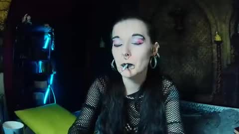 Seraphin Munster online show from April 10, 2026, 10:47 pm