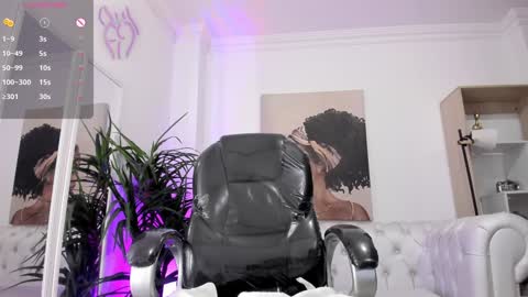 serena___ online show from January 29, 2025, 6:22 am