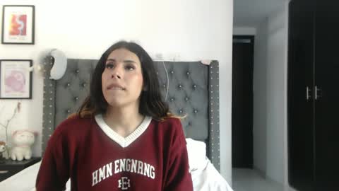 sararoussee online show from December 7, 2024, 9:44 pm