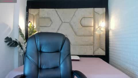 Serene online show from April 20, 2026, 12:41 pm