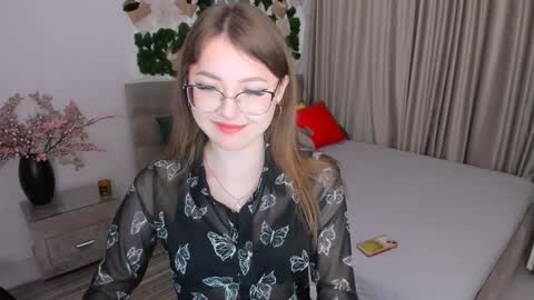 Ophelia online show from February 4, 2025, 4:08 pm