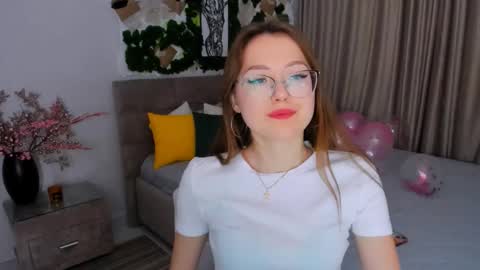 Ophelia online show from February 13, 2025, 8:24 pm