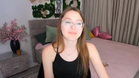 Ophelia online show from March 11, 2025, 10:42 pm