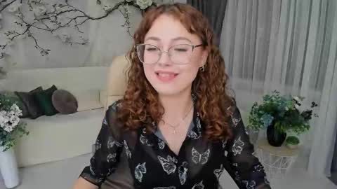 Ophelia online show from September 24, 2025, 4:32 pm