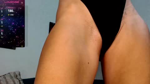 Snapshot of serenexxmilf chatting on December 8, 2024, 6:43 am serenexx  your MILF online show from December 8, 2024, 6:43 am