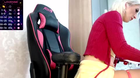 Snapshot of serenexxmilf chatting on December 20, 2024, 7:12 am serenexx  your MILF online show from December 20, 2024, 7:12 am