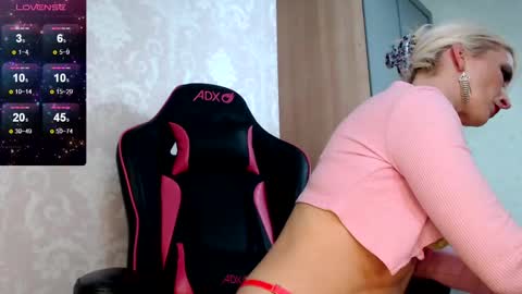 Snapshot of serenexxmilf chatting on December 21, 2024, 10:40 pm serenexx  your MILF online show from December 21, 2024, 10:40 pm