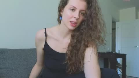 Snapshot of sereta_fin chatting on May 23, 2026, 11:25 am Hey Guys and Girls non-binary personalities Im Sereta online show from May 23, 2026, 11:25 am