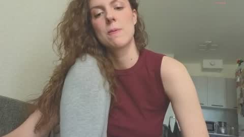 Snapshot of sereta_fin chatting on June 10, 2026, 10:14 am Hey Guys and Girls non-binary personalities Im Sereta online show from June 10, 2026, 10:14 am