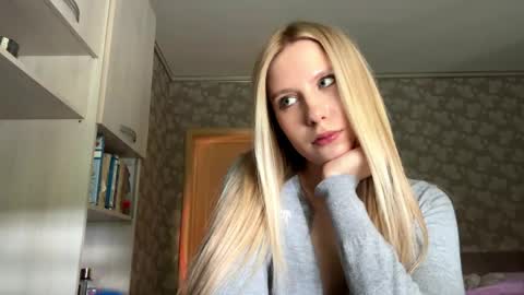 Snapshot of serinalasch chatting on May 28, 2026, 7:05 am Sofia online show from May 28, 2026, 7:05 am