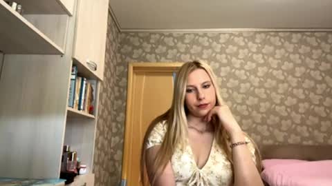 Snapshot of serinalasch chatting on June 5, 2026, 7:36 am Sofia online show from June 5, 2026, 7:36 am