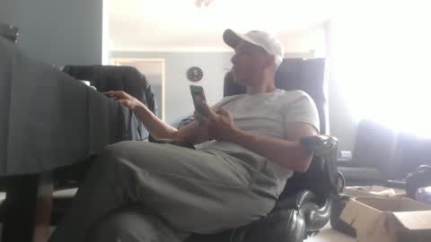 hetero serio discreto online show from January 28, 2025, 7:00 pm