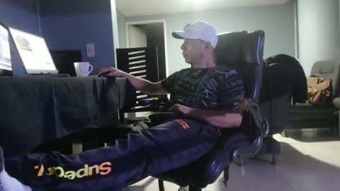 hetero serio discreto online show from February 25, 2025, 12:03 am