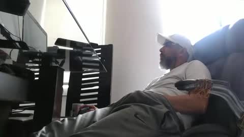 hetero serio discreto online show from October 16, 2025, 6:31 pm