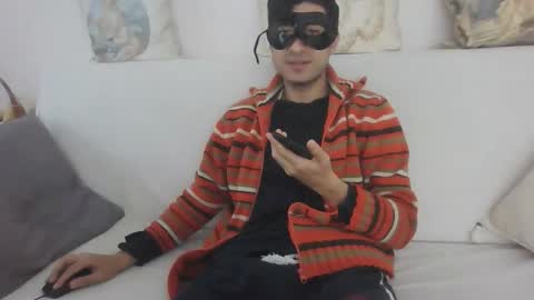 sero98313230 online show from November 19, 2025, 11:32 am