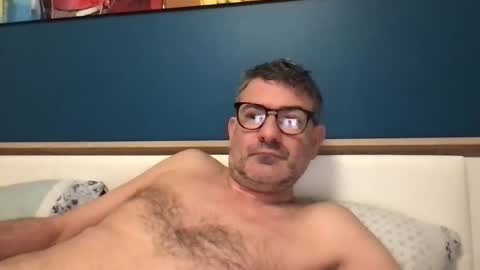 sesamechris92 online show from February 28, 2025, 7:05 am