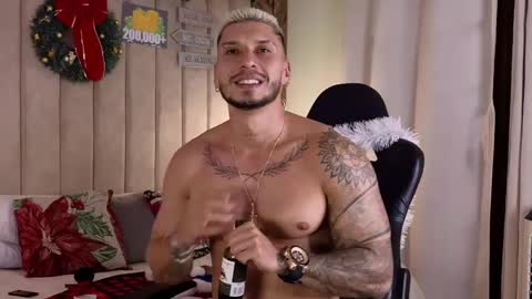 HEY IM SETH online show from December 31, 2024, 9:06 pm