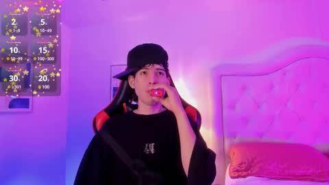 sett_and_gwen online show from March 9, 2025, 4:38 am