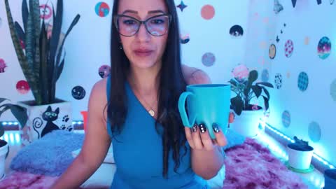 Snapshot of seuctive_woman57 chatting on December 3, 2024, 10:17 am samy online show from December 3, 2024, 10:17 am