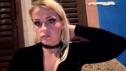 Snapshot of sexo_freak chatting on October 29, 2025, 7:43 am DEAD-SEXY online show from October 29, 2025, 7:43 am