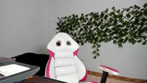 SARA    online show from December 11, 2024, 3:58 pm