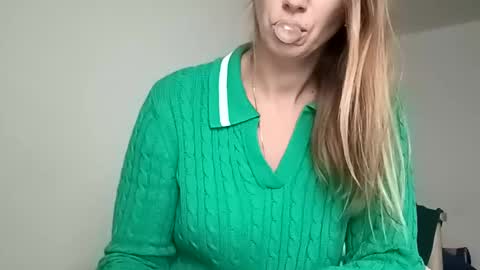 Snapshot of sexualangel chatting on December 2, 2024, 11:56 am Verona online show from December 2, 2024, 11:56 am