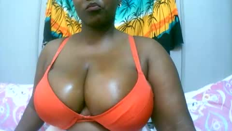 sexxi_ebony online show from January 13, 2026, 6:35 pm