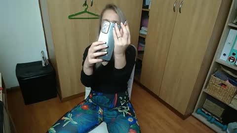 sexxxycrystali online show from October 29, 2025, 8:16 am